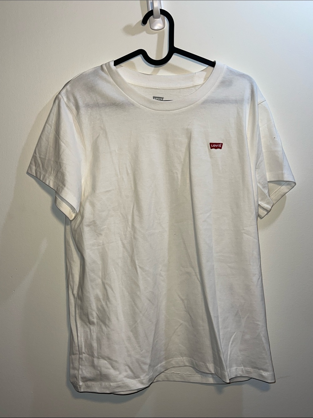 Levi's Men's White Crew T-Shirt with Small Red Logo